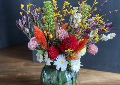 Event flowers in round vase